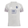St. Louis City 2026 training shirt front, light grey with lilac-grey sleeves