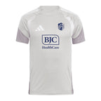 St. Louis City 2026 training shirt front, light grey with lilac-grey sleeves